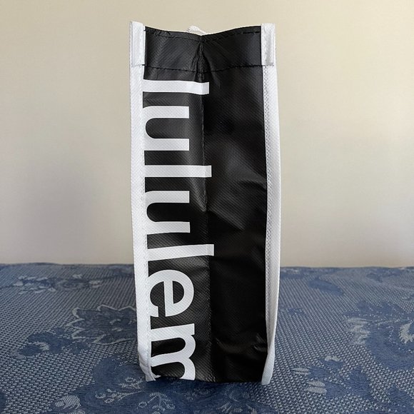 Lululemon white & black small reusable tote bag - Picture 5 of 6